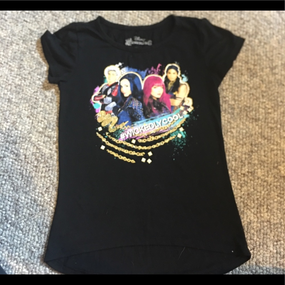 DISNEY DESCENDANTS T SHIRT - MEDIUM